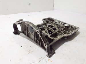 Jaguar XJ (2009–2026) Spacer between block and oil pan 9X2Q6U004CC - 2