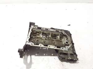 Jaguar XJ (2009–2026) Spacer between block and oil pan 9X2Q6U004CC - 3