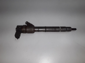 Fuel injector - 338002A800