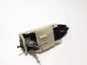Volkswagen Touareg II (2010–2018) Front door external opening handle and its details - 2