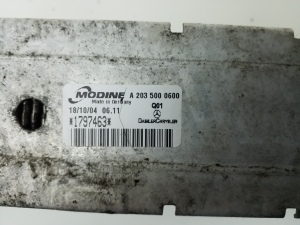 Mercedes Benz CLK-Class 209 (2002–2009) Vahejahuti radiaator A2035000600 - 4