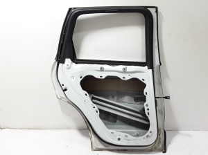 Volkswagen Touareg II (2010–2018) Rear side doors 7P0833055 - 2