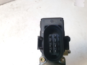AUDI A6 C5 (1997–2005) Esiukse aknatõstuki mootor 0130821775 - 2