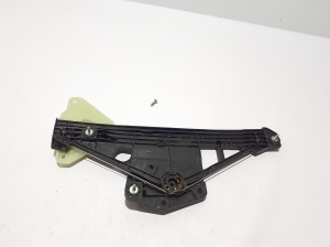   Rear side door window regulator  - 827204968R 
