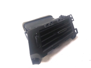 BMW 5 SERIES E60 (2003–2010) Interior ventilation grilles 05124001 - 2