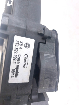 Skoda Superb (2008–2015) Trunk lid lock 3T0827299C - 2