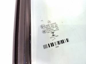 Mercedes Benz E-Class W207 (2009–2017) Aizmugurējā spārna sānu stikls A2076700110 - 2