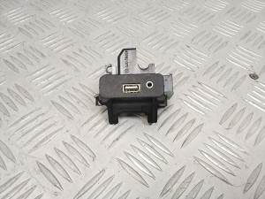 USB-Anschluss - 7P5863797C