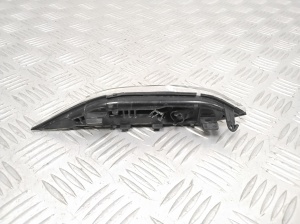 Porsche Cayenne (2010–2017) Front fender turn signal 7P5949101 - 2