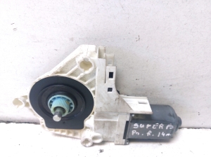 Fensterhebermotor vorne - 8K959802A