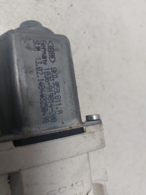 Skoda Superb (2008–2015) Rear side door window regulator motor 8K959811A - 2