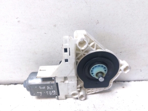 Rear side door window regulator motor - 8K959811A