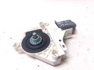 Skoda Superb (2008–2015) Rear side door window regulator motor 8K959811A - 4