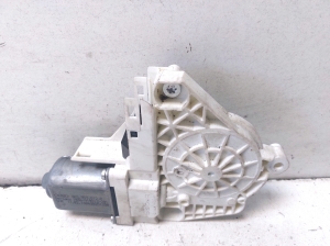 Skoda Superb (2008–2015) Hinterer Seitentür-Fensterhebermotor 8K959812A - 3