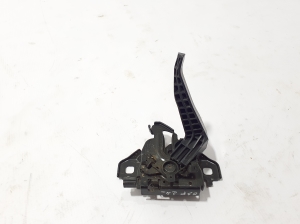 Hood latch - 656011165R