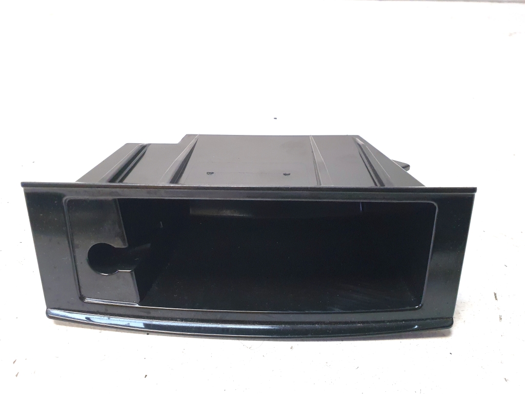 Mercedes Benz ML-Class 166 (2011–2015) Front ashtray A1668100430 Mercedes Benz ML-Class 166 (2011–2015) Front ashtray A1668100430