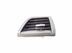   Armatuurlaua ventilatsioonivõred  - DS73F018B08C 