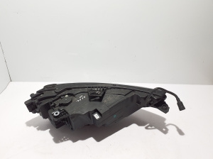 AUDI A3 8Y (2020–2026) Esituli 8Y0941033D - 7