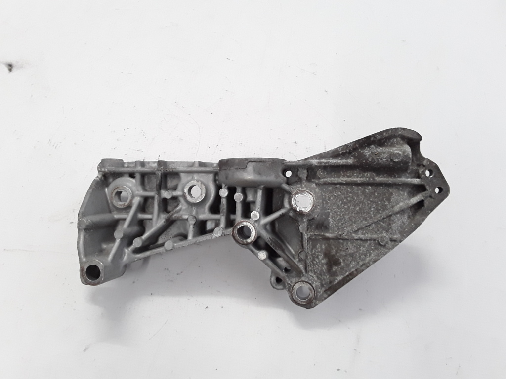 RENAULT Scenic 3 generation (2009-2015) Alternátor felfüggesztés 8200669494 21084740