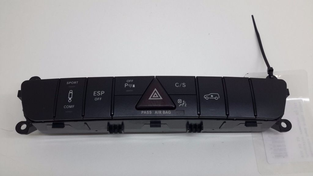 Mercedes Benz R-Class 251 (2006–2017) Hazard light switch A2518700310 Mercedes Benz R-Class 251 (2006–2017) Hazard light switch A2518700310