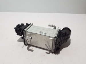 AUDI A3 8Y (2020–2026) Vahejahuti radiaator 04E145785P - 4
