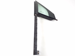 Front body quarter glass - DS73F21400AJ