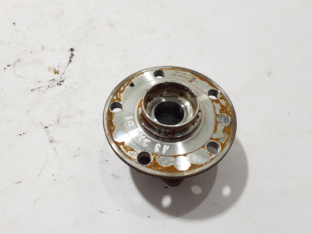 AUDI A3 8Y (2020–2026) Esirummu laager 5WA407621 AUDI A3 8Y (2020–2026) Esirummu laager 5WA407621
