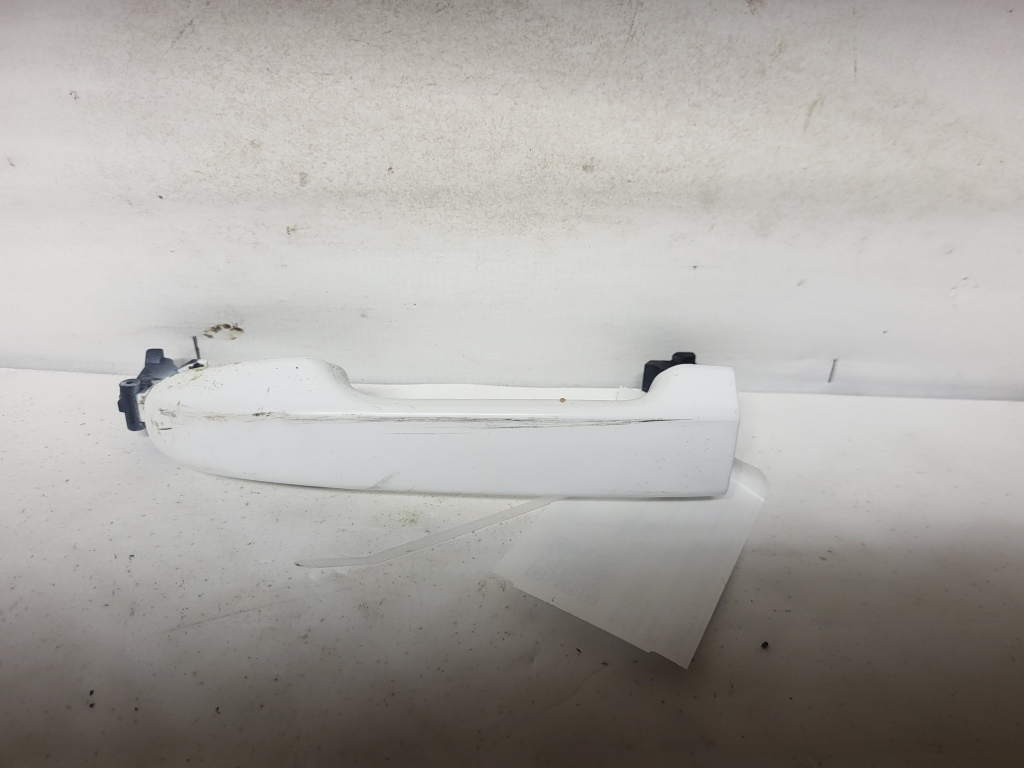 TOYOTA Yaris (2011–2020) Vorderer Außentürgriff 692110D904 TOYOTA Yaris (2011–2020) Vorderer Außentürgriff 692110D904