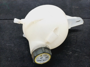   Réservoir de liquide de refroidissement  - BK218K218AG 