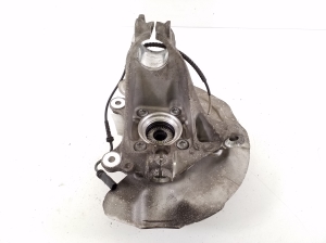 BMW X1 F48 (2015–2022) Front wheel hub - 2