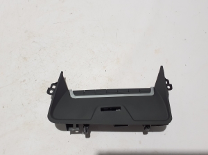 AUDI A3 8Y (2020–2026) Hazard light switch 8Y0925301CG - 4