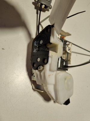 Mitsubishi Pajero IV (2006–2026) Front door lock A047218 - 2