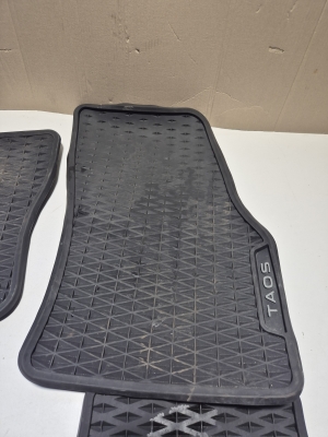 Volkswagen Taos I (2021–2026) Salongimatid 2GJ06153082V - 2