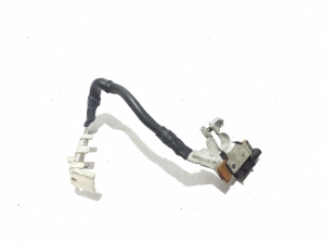 AUDI A3 8Y (2020–2026) Miinusjuhtme klemm 5QS915181 - 3