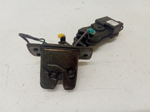 Trunk lid lock - 1706C000