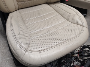 Mercedes Benz ML-Class 166 (2011–2015) Interior and its parts - 16