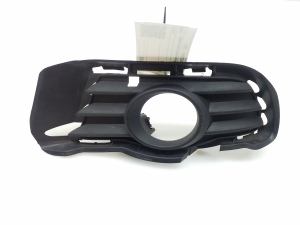   Front bumper fog lamp cover 