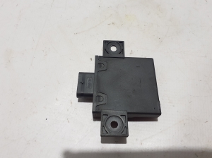 AUDI Q5 (2008–2017) Fuel pump control module 8R0907159 - 2