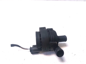 Mercedes Benz ML-Class 166 (2011–2015) Auxiliary water pump A2118650028 - 5
