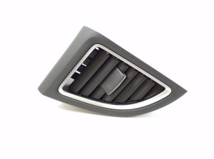 Dashboard air vent grilles - 77615T0AA1