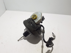 Volkswagen Touareg II (2010–2018) Brake booster 7P0612105 - 2