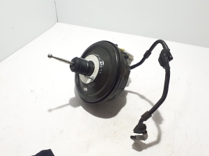 Volkswagen Touareg II (2010–2018) Brake booster 7P0612105 - 3
