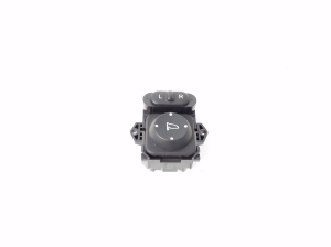 Mirror control switch - TR0A011