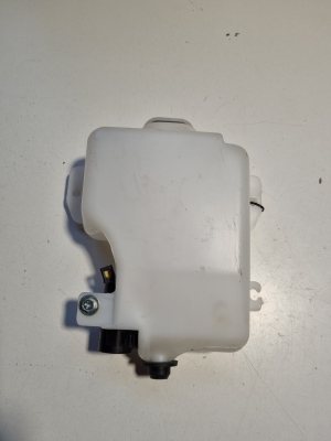 Mitsubishi Pajero IV (2006–2026) Rear window washer reservoir 060351507 - 2