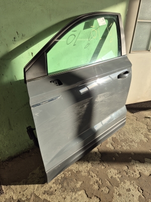 Volkswagen Taos I (2021–2026) Front door - 3