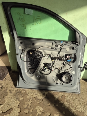 Volkswagen Taos I (2021–2026) Front door - 7