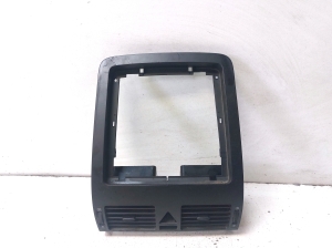 Volkswagen Touran I (2003–2010) Dashboard air vent grilles 1T1819728B - 3