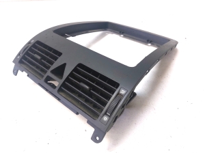 Volkswagen Touran I (2003–2010) Dashboard air vent grilles 1T1819728B - 4