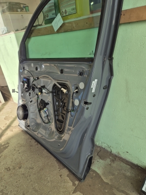 Volkswagen Taos I (2021–2026) Front door - 3