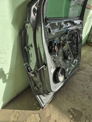 Volkswagen Taos I (2021–2026) Front door - 6